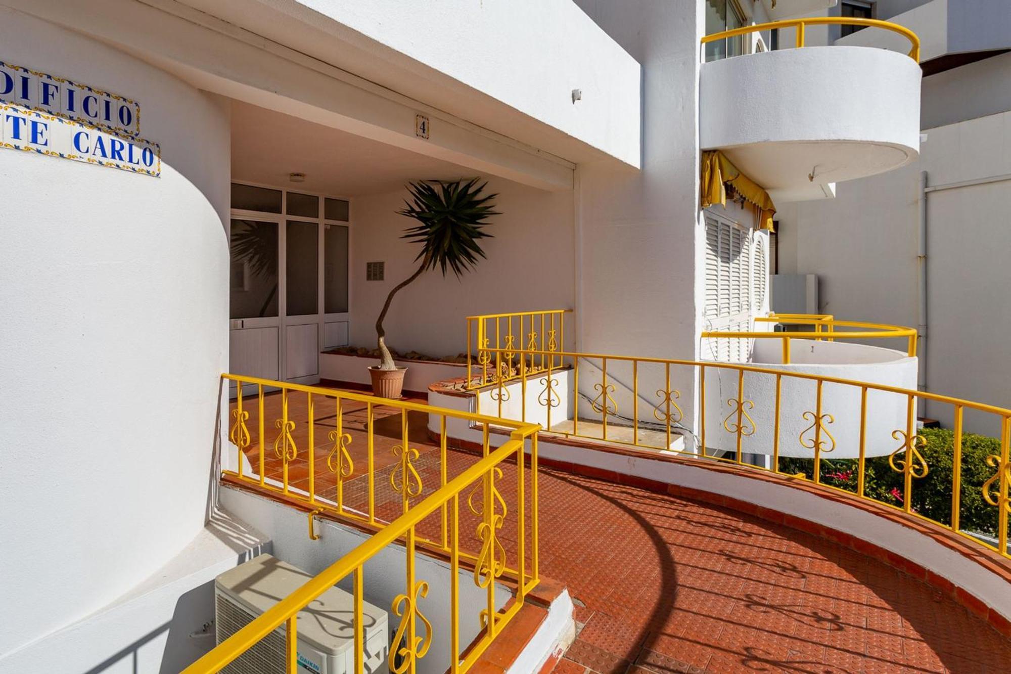 Typical T2 In Albufeira W/ Balcony By Lovelystay Eksteriør bilde